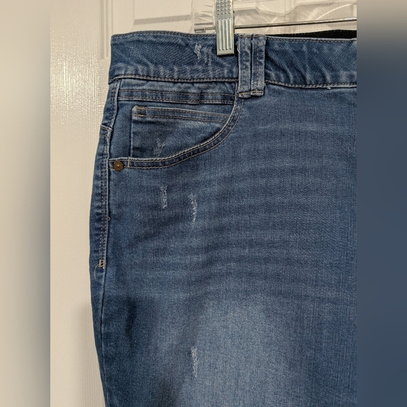 Democracy "Ab"solution Technology Distressed Medium Wash Straight Jeans Size 20W - Picture 2 of 13